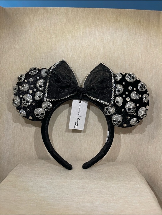 BaubleBar Accessories - Disney BaubleBar 2026 Halloween Black Ears with Crystal Skulls